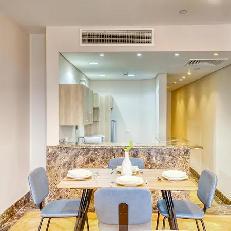 Lofts By Elegant Hospitality - Across Auc-3
